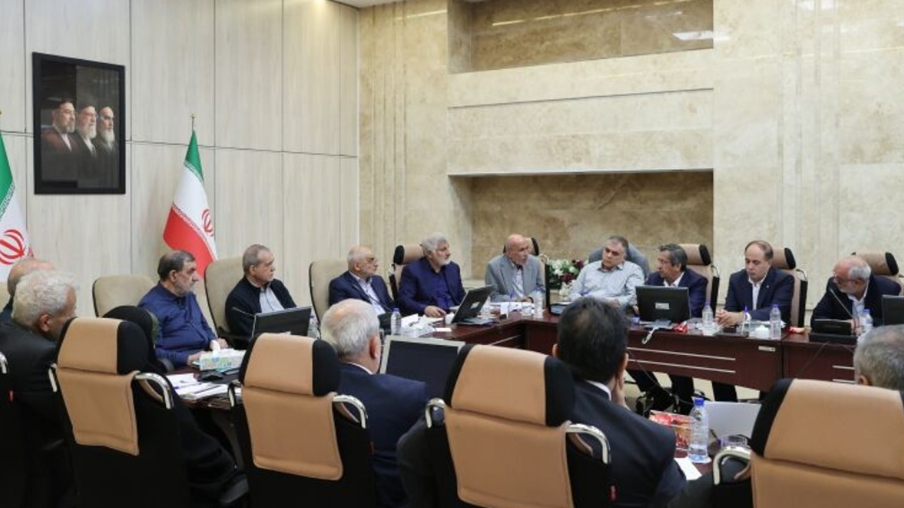 پزشکیان: احیای سریع زیرساخت‌های حیاتی اولویت دولت است؛ با پیمانکاران کم‌کار برخورد قانونی می‌شود
