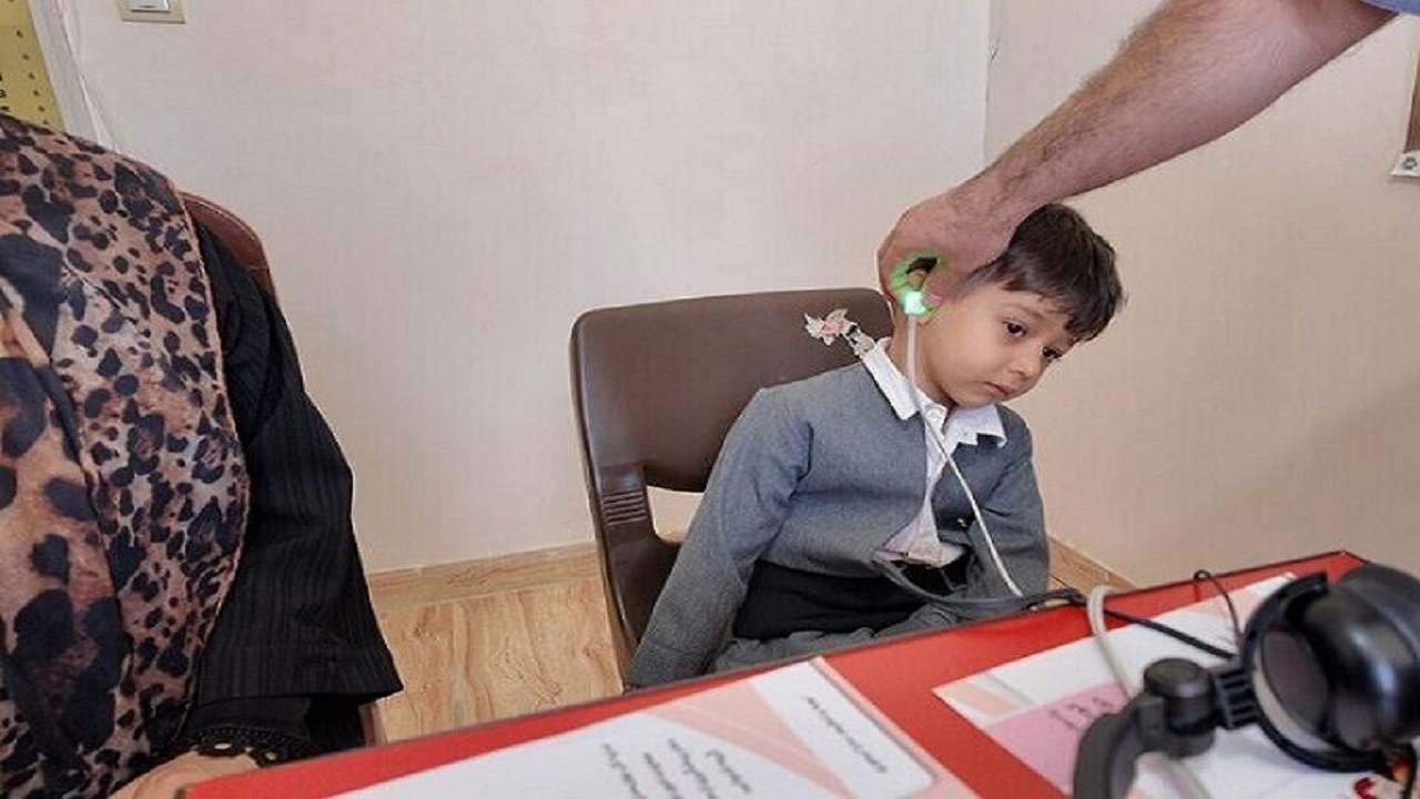 پایش شنوایی بیش از ۳۳ هزار نوزاد و کودک در کردستان؛ پوشش کامل طرح در سراسر استان