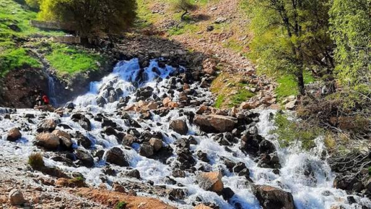 سرداب رستم‌آباد؛ بهشتی یخ‌زده در دل زاگرس چهارمحال و بختیاری
