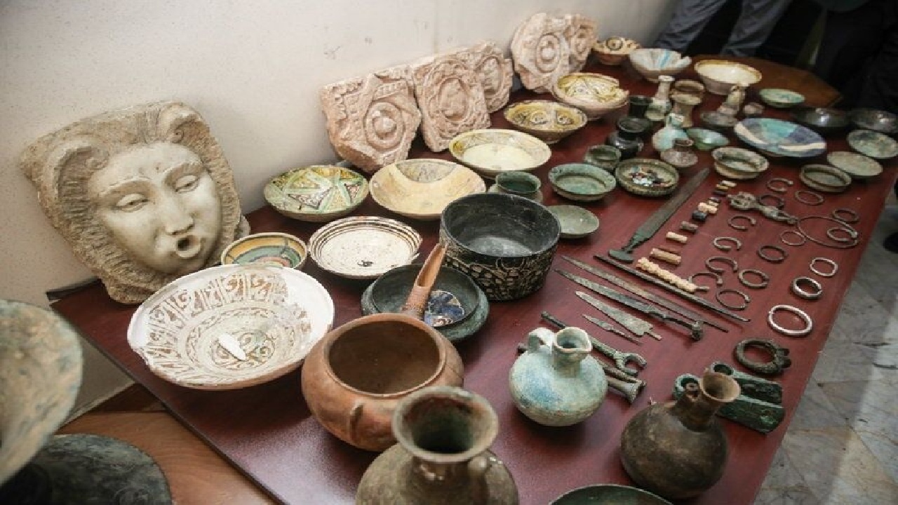 کشف اشیای تاریخی دوره ساسانی در بازرسی از خانه‌ای در نوار مرزی خراسان شمالی