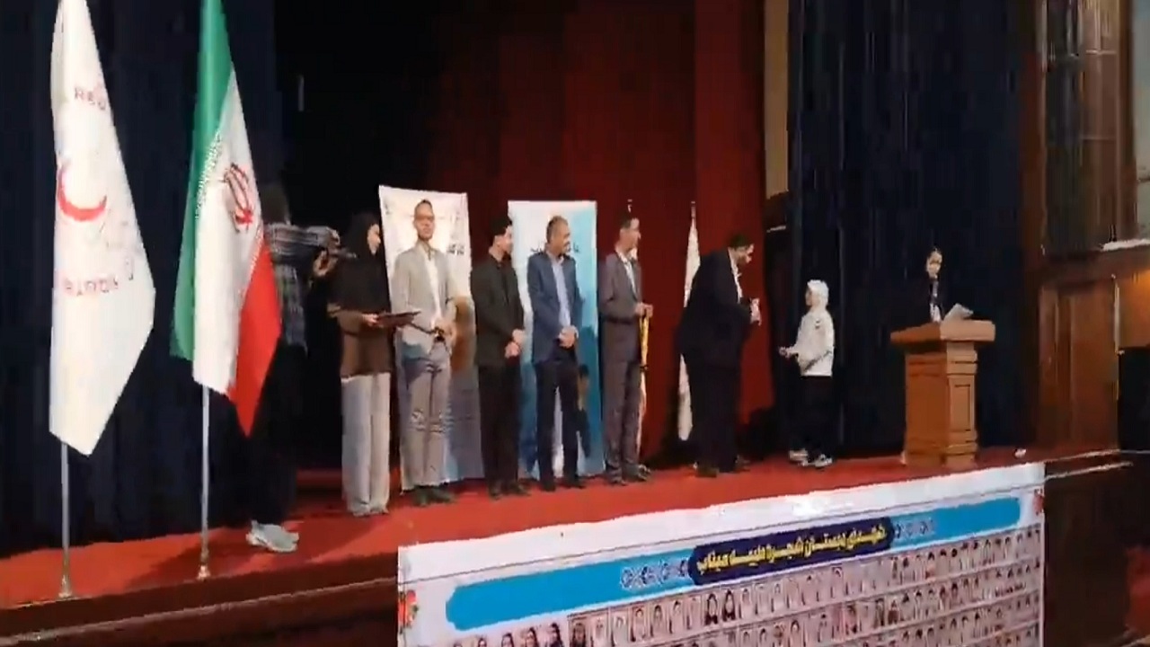 نوجوان میانه‌ای بر سکوی دوم لیگ ربات آتش‌نشان لکوکاپ ملی ایستاد