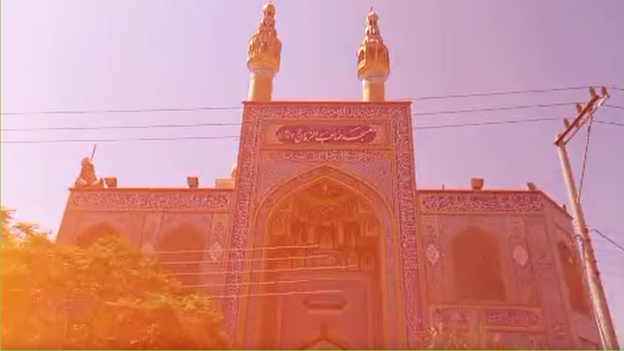 قاب زیبای مسجد صاحب‌الزمان آران و بیدگل در ورودی شهر کویر