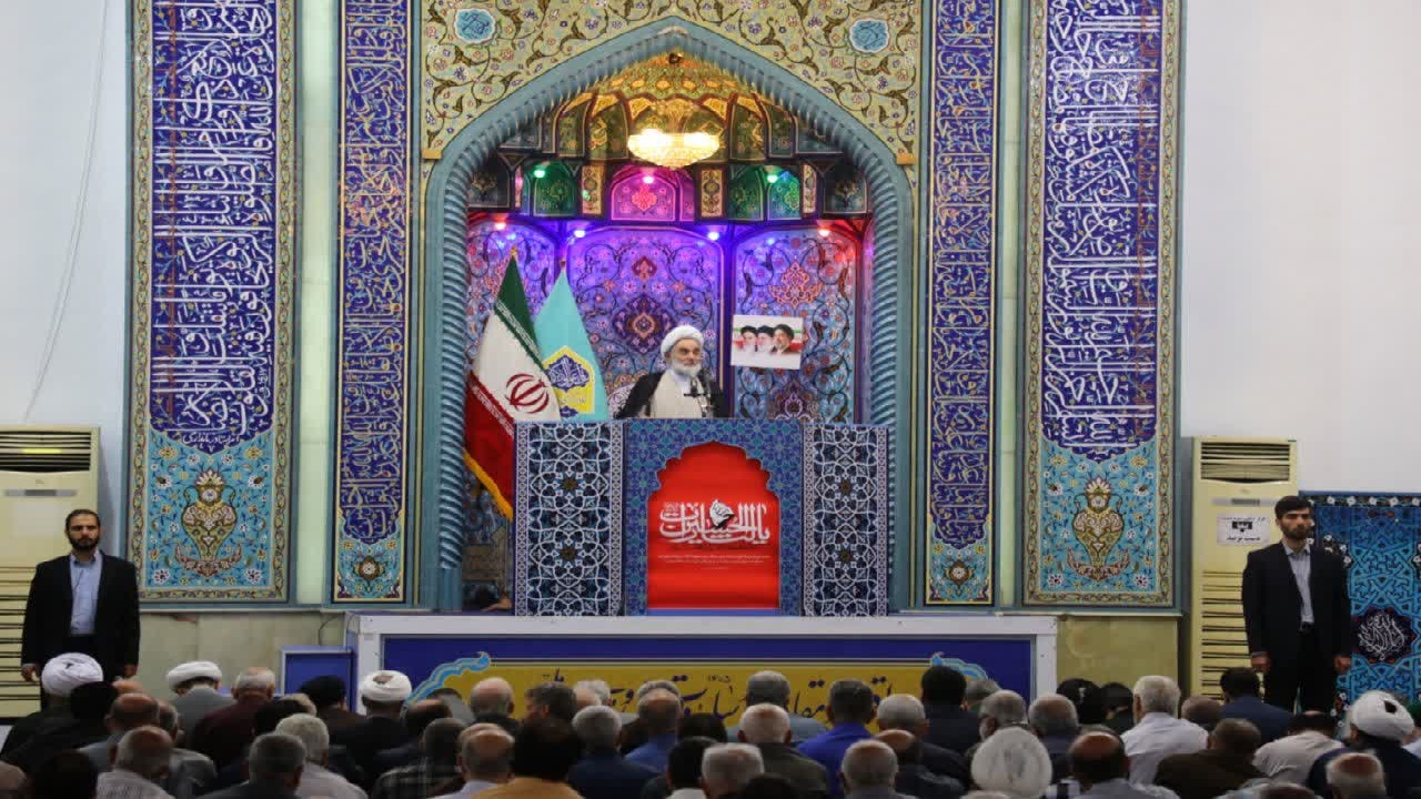 امام جمعه رشت: مسئولان برای مهار تورم و حمایت از سرمایه‌گذاری اقدام عملی کنند
