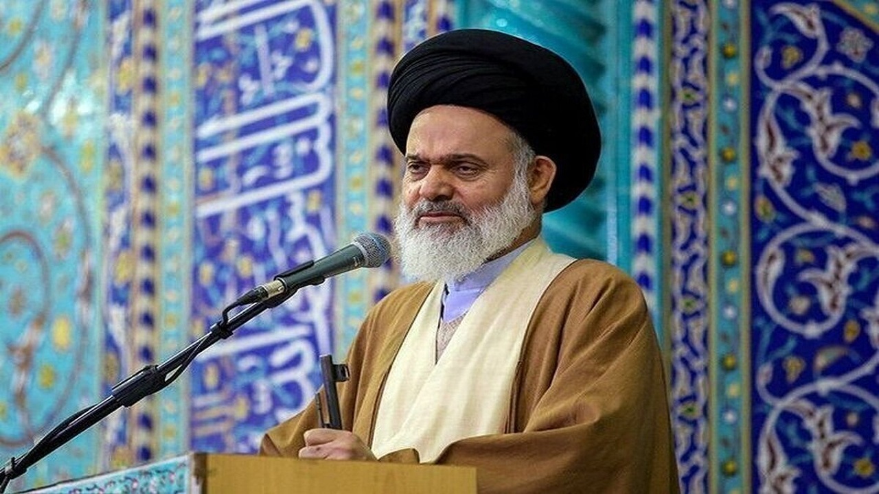 امام جمعه قم: بیانات رهبر انقلاب سرمایه ملی و چراغ راه مسئولان است