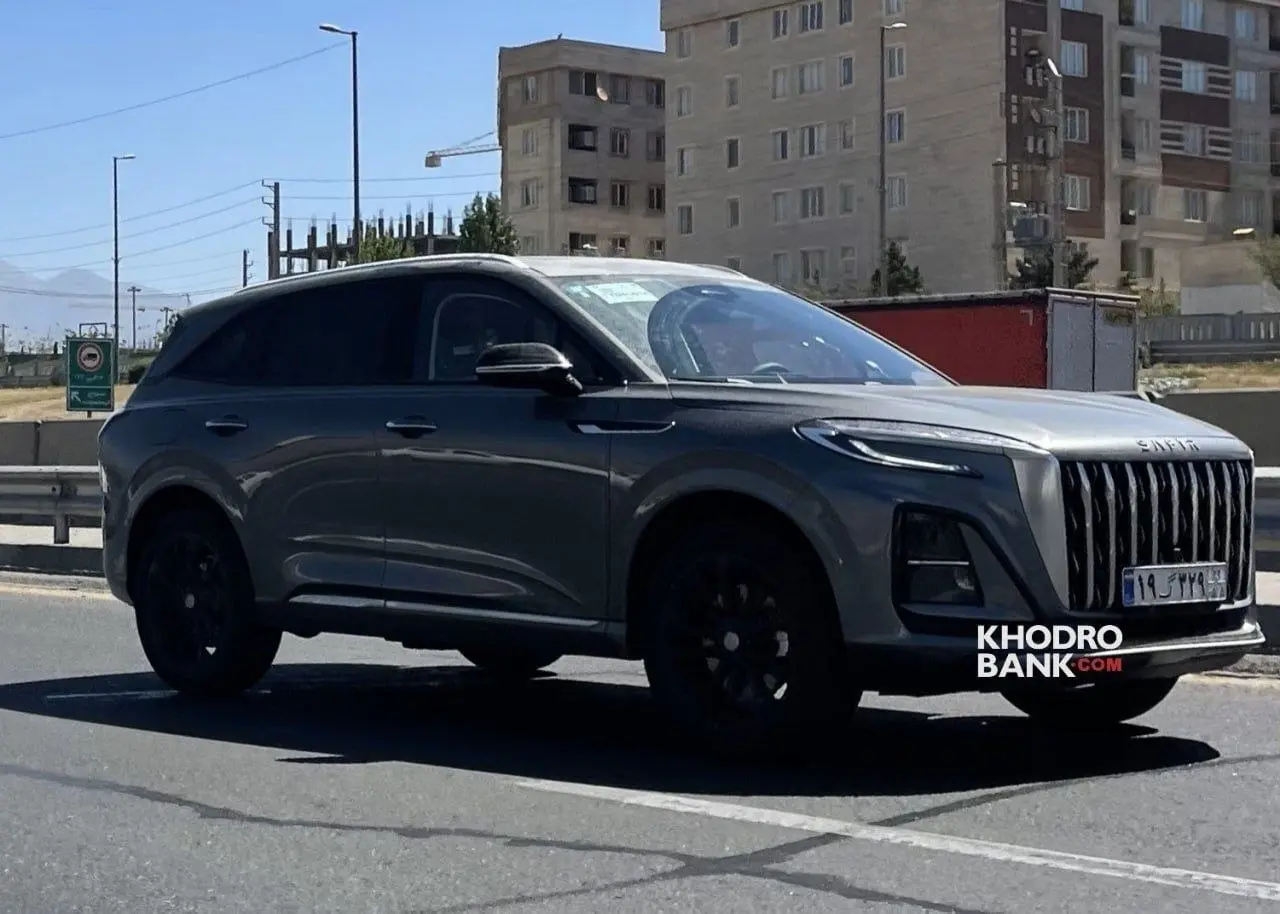 ایران‌خودرو مشخصات کامل کراس‌اوور سفیر R7 را منتشر کرد؛ رقابت بنزینی ۲۵۲ اسبی با پلاگین‌هیبرید ۲۹۹ اسبی
