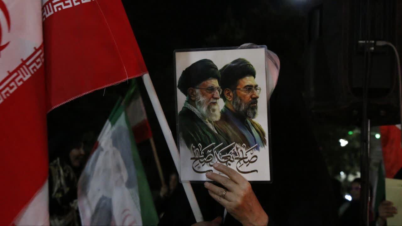 همبستگی شبانه در ماهدشت؛ مردم البرز اتحاد ملی را پشتوانه اقتدار ایران دانستند
