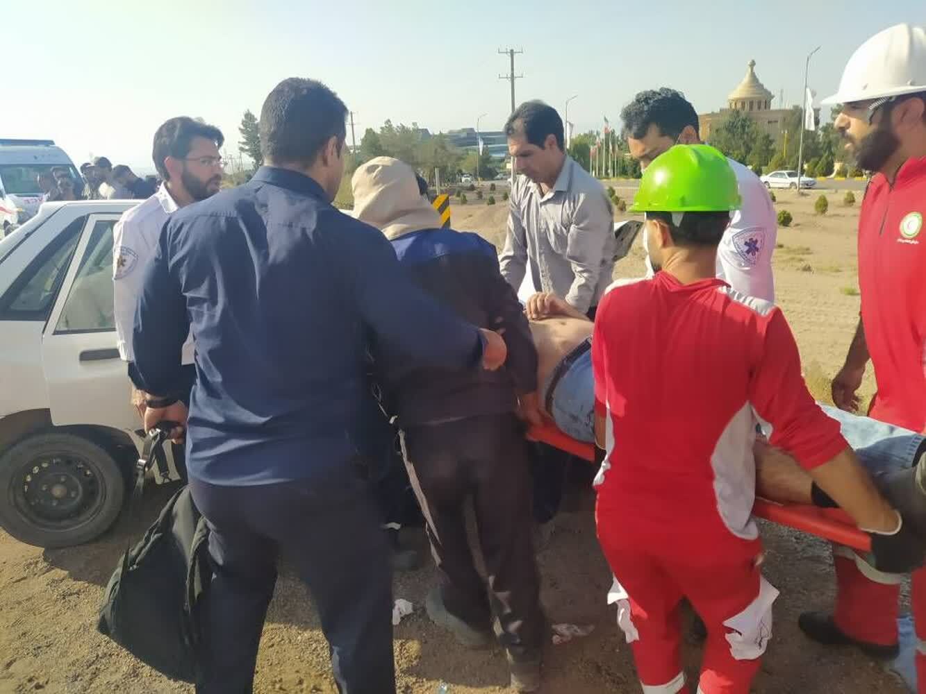 ۱۵ مصدوم در سانحه بامدادی محور نگار به کرمان؛ سه گرفتار از لاشه خودروها نجات یافتند