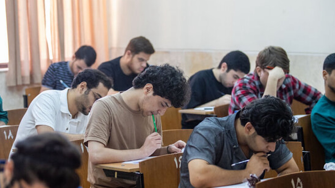 فولادوند خبر داد؛ پرونده سوابق تحصیلی کنکوری‌ها تا ۱۰ روز دیگر بسته می‌شود
