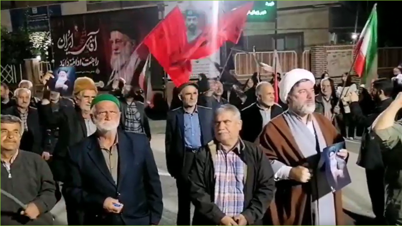 گردهمایی پرشور مردم دیباج در چهارراه شهدا؛ تجلی همبستگی و اقتدار ملی + فیلم