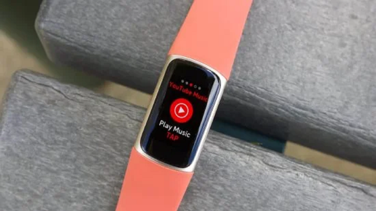 جانشین Fitbit Charge 6 در راه است؛ ردیاب جدید گوگل با Wear OS از راه می‌رسد