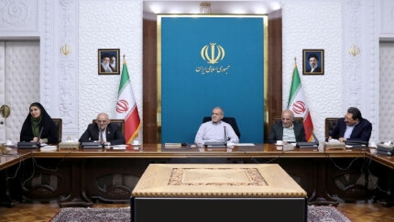 پزشکیان خواستار چشم‌انداز روشن و برنامه زمان‌بندی‌شده برای توسعه اقتصاد دریامحور شد