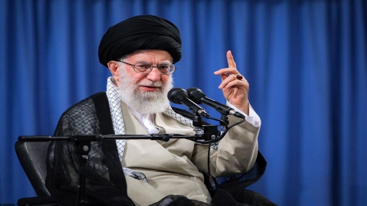 پرده نقاب آزادی؛ روایتی از نگاه امام شهید به نظام سلطه و تناقض‌های غرب