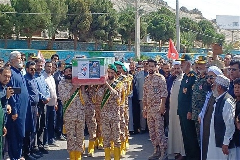 بدرقه باشکوه پیکر شهید مولوی گرگیج در زاهدان؛ جلوه‌ای از وحدت شیعه و سنی