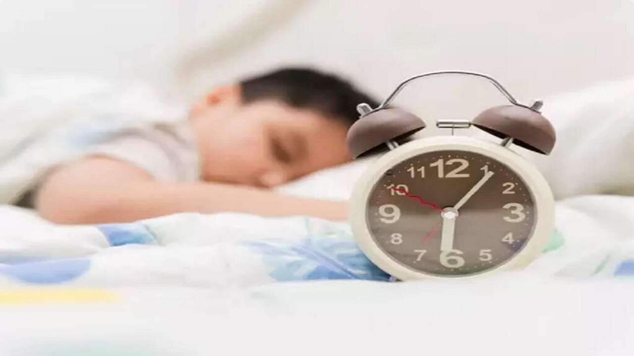 شمارش معکوس تا مهر؛ چگونه بدون جنگ صبحگاهی خواب دانش‌آموزان را تنظیم کنیم؟