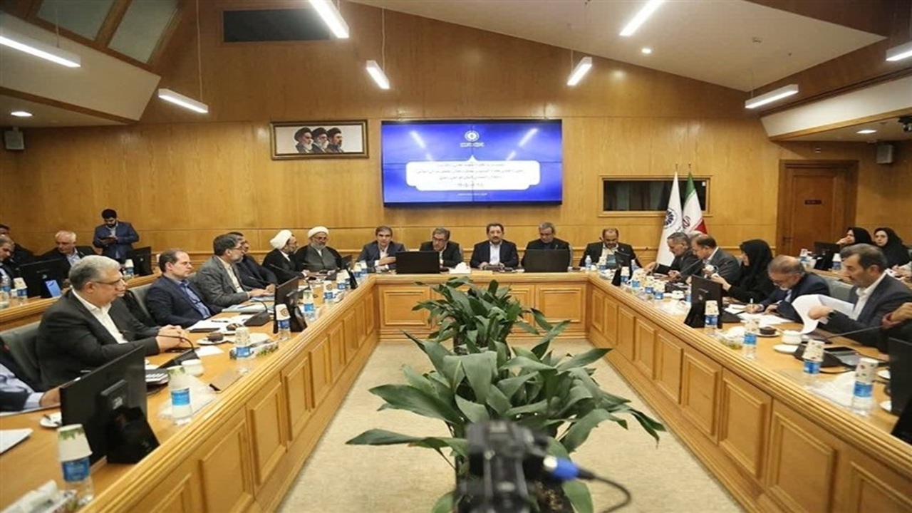 اتابک: تأمین مواد اولیه اولویت نخست واردات است؛ محدودیت‌های ارزی باید با کمترین آسیب به تولید مدیریت شود