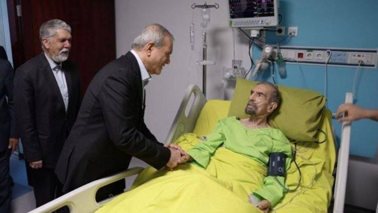 پزشکیان بر بالین خالق «خط خون»؛ تجلیل از نیم قرن خدمت به شعر آیینی