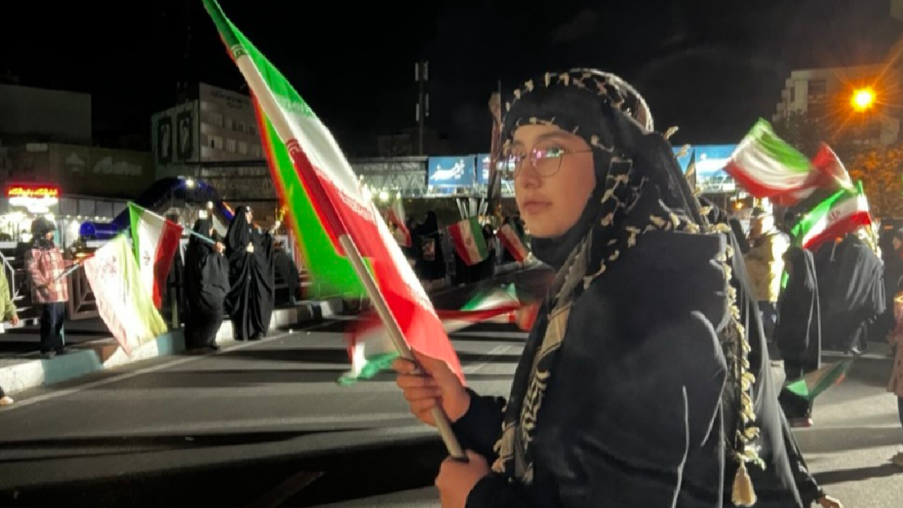 دویست شب با چفیه؛ روایت مادرانه از بزرگ شدن دختری در دل میدان