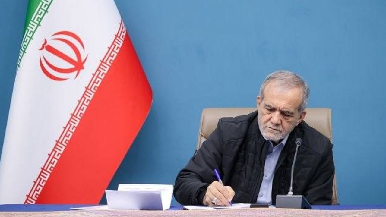 پیام پزشکیان به مناسبت روز شعر و ادب فارسی؛ تجلیل از شهریار به‌عنوان پیوند هویت ملی و تنوع فرهنگی