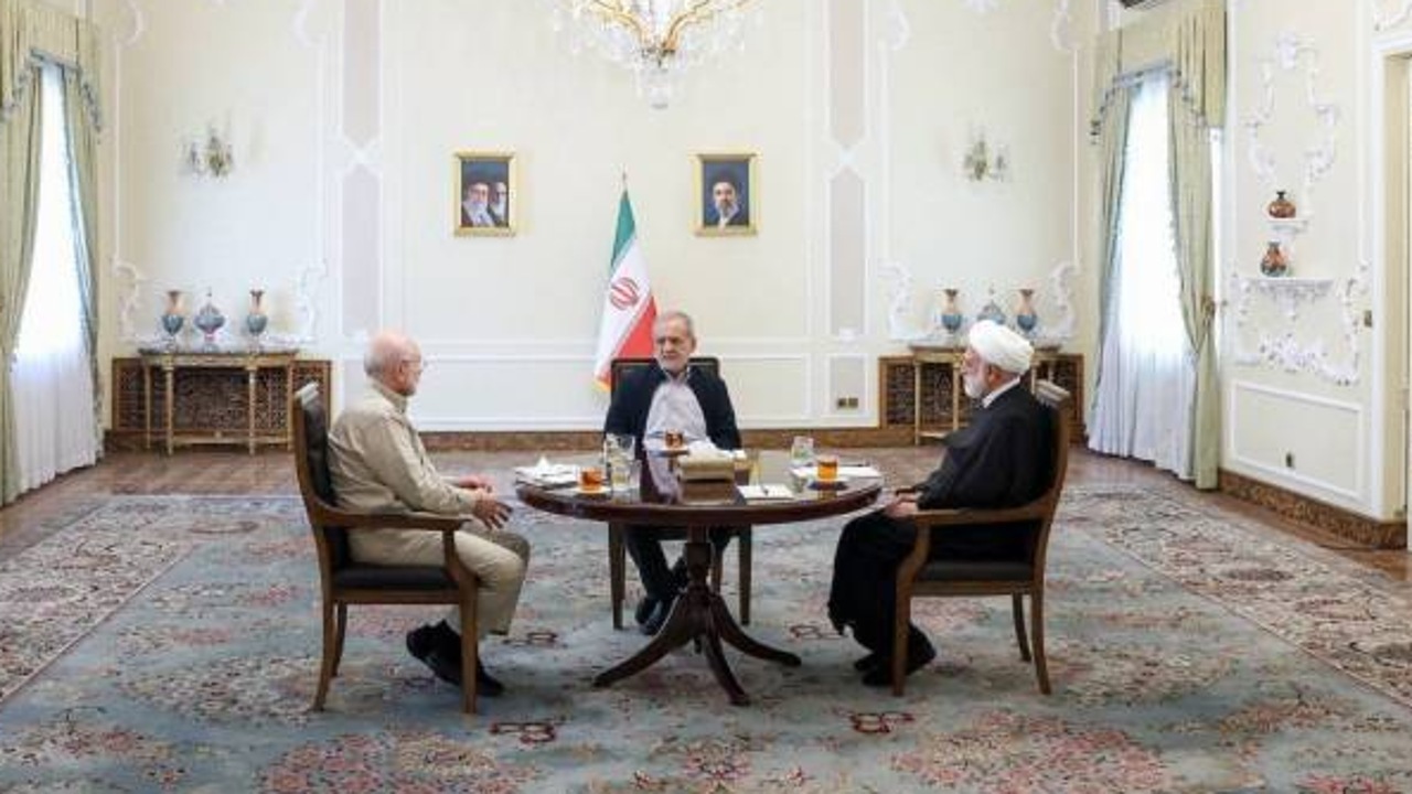 گزارش پزشکیان از دستاوردهای اجلاس بریکس در نشست سران قوا؛ معیشت مردم و تأمین کالاهای اساسی در اولویت قرار گرفت